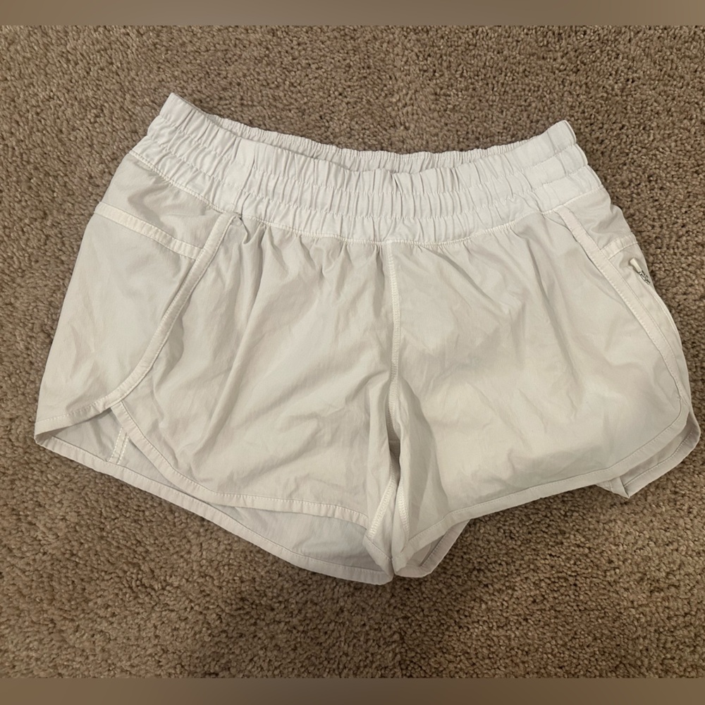 Lululemon Athletica White Tracker Shorts Lightweight Relaxed Fit